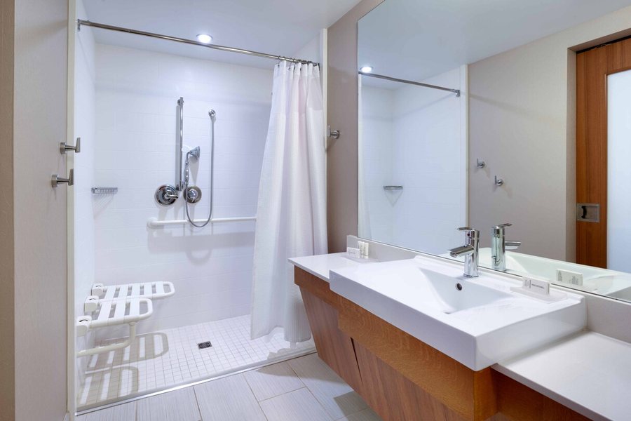 SpringHill Suites by Marriott Salt Lake City Downtown — Bathroom