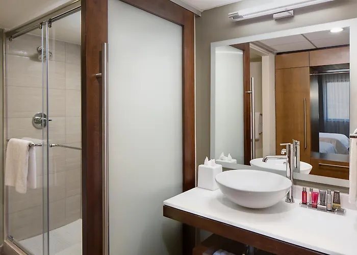 SpringHill Suites by Marriott San Antonio Medical Center Northwest — Bathroom
