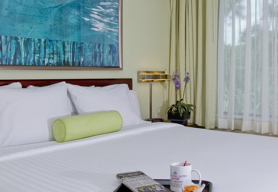 SpringHill Suites by Marriott Sarasota Bradenton — Guest room