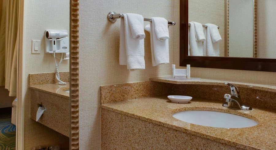 SpringHill Suites by Marriott Savannah Airport — Bathroom
