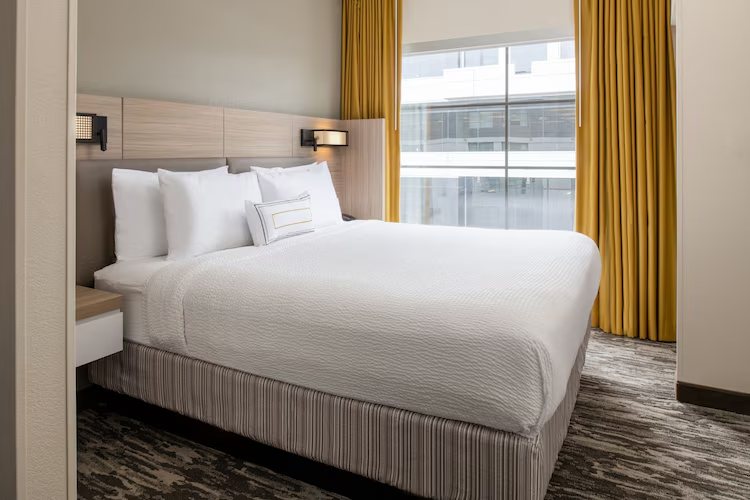 SpringHill Suites by Marriott Seattle Downtown South Lake Union — Guest room