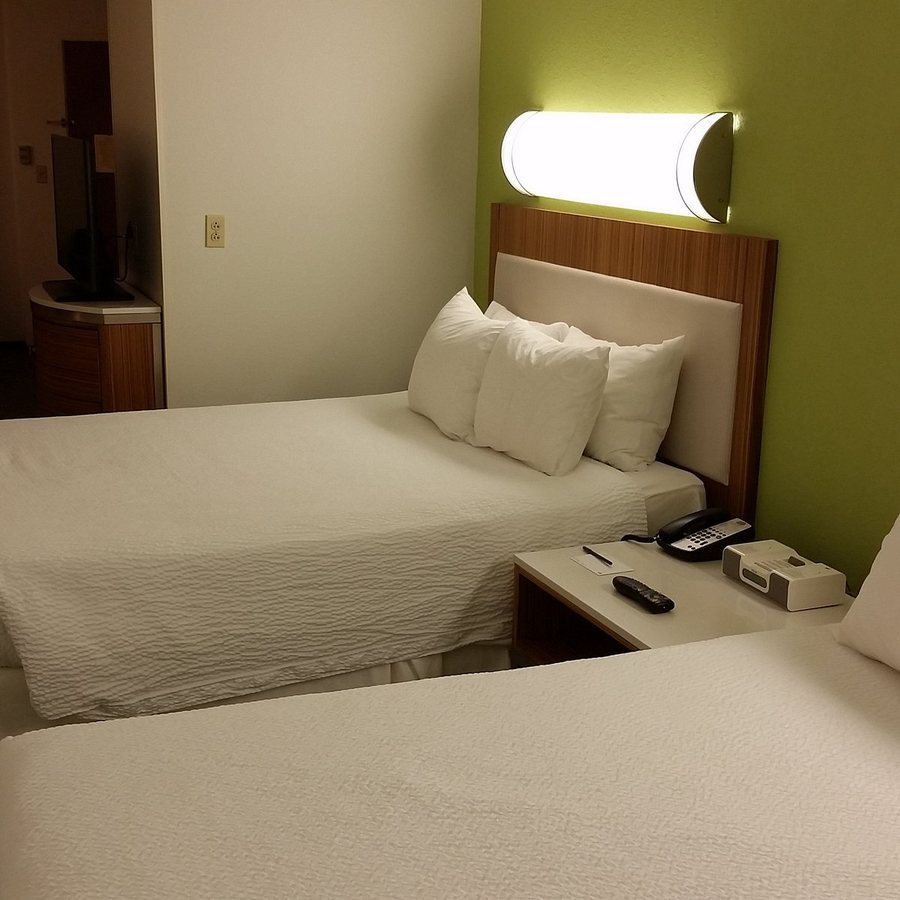 SpringHill Suites by Marriott St Louis Airport Earth City — Guest room