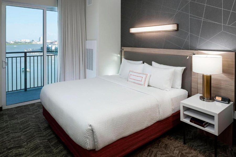 SpringHill Suites by Marriott St Petersburg Clearwater — Guest room