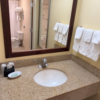 SpringHill Suites by Marriott Tampa Brandon — Bathroom
