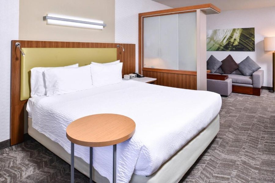 SpringHill Suites by Marriott Temecula Valley Wine Country — Guest room