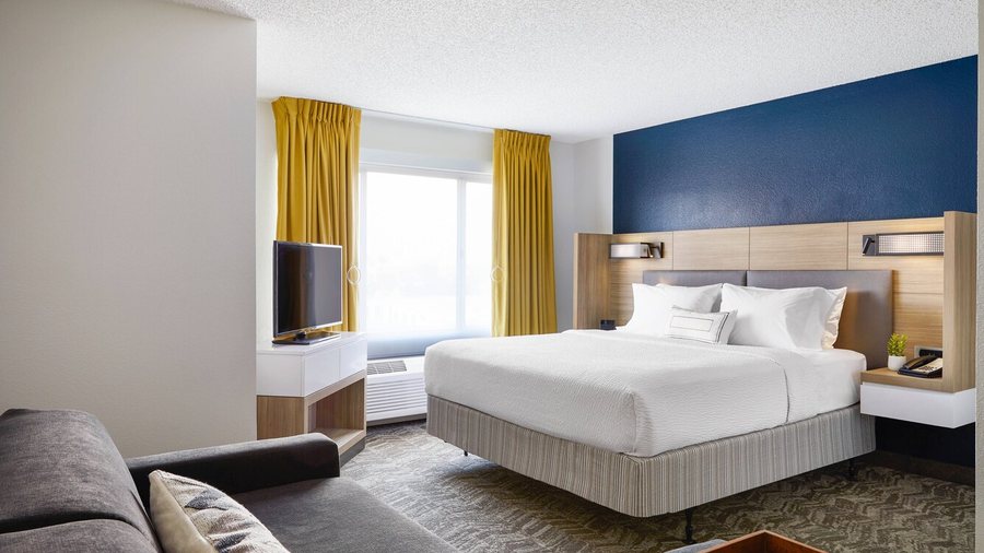 SpringHill Suites by Marriott Tempe at Arizona Mills Mall — Guest room