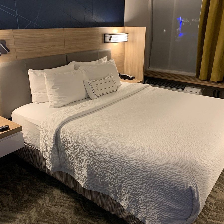 SpringHill Suites by Marriott Tulsa at Tulsa Hills — Guest room