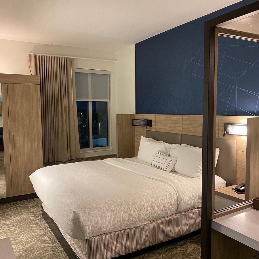 SpringHill Suites Cape Canaveral Cocoa Beach — Guest room