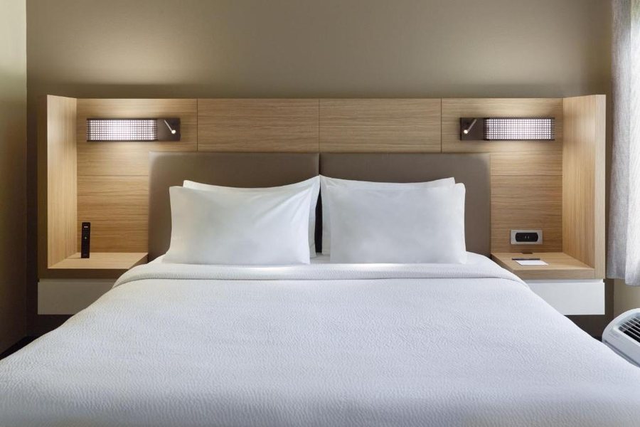 SpringHill Suites Charlotte University Research Park — Guest room