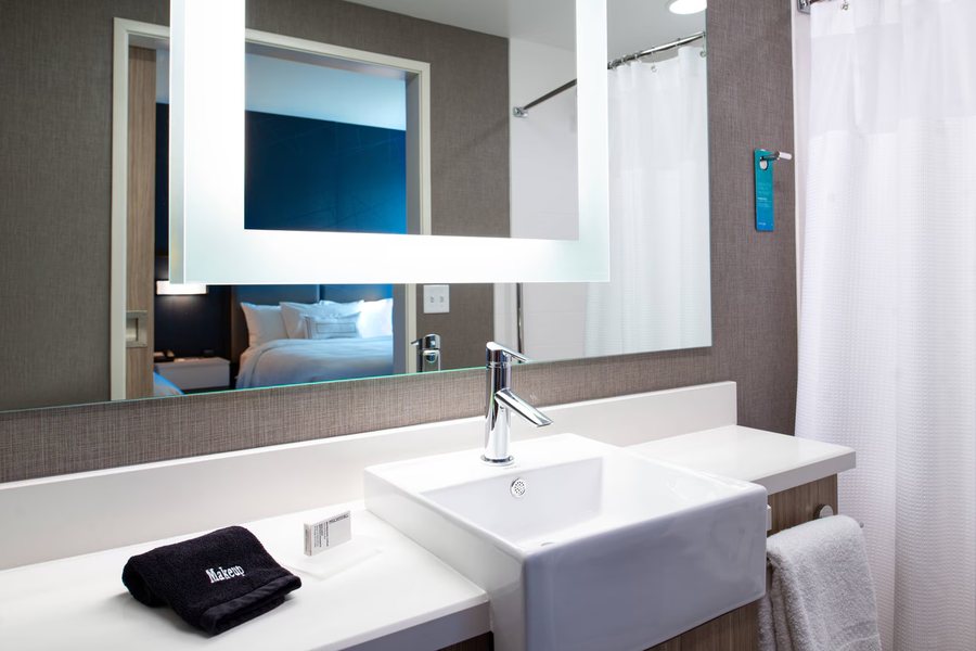 SpringHill Suites Moab — Bathroom