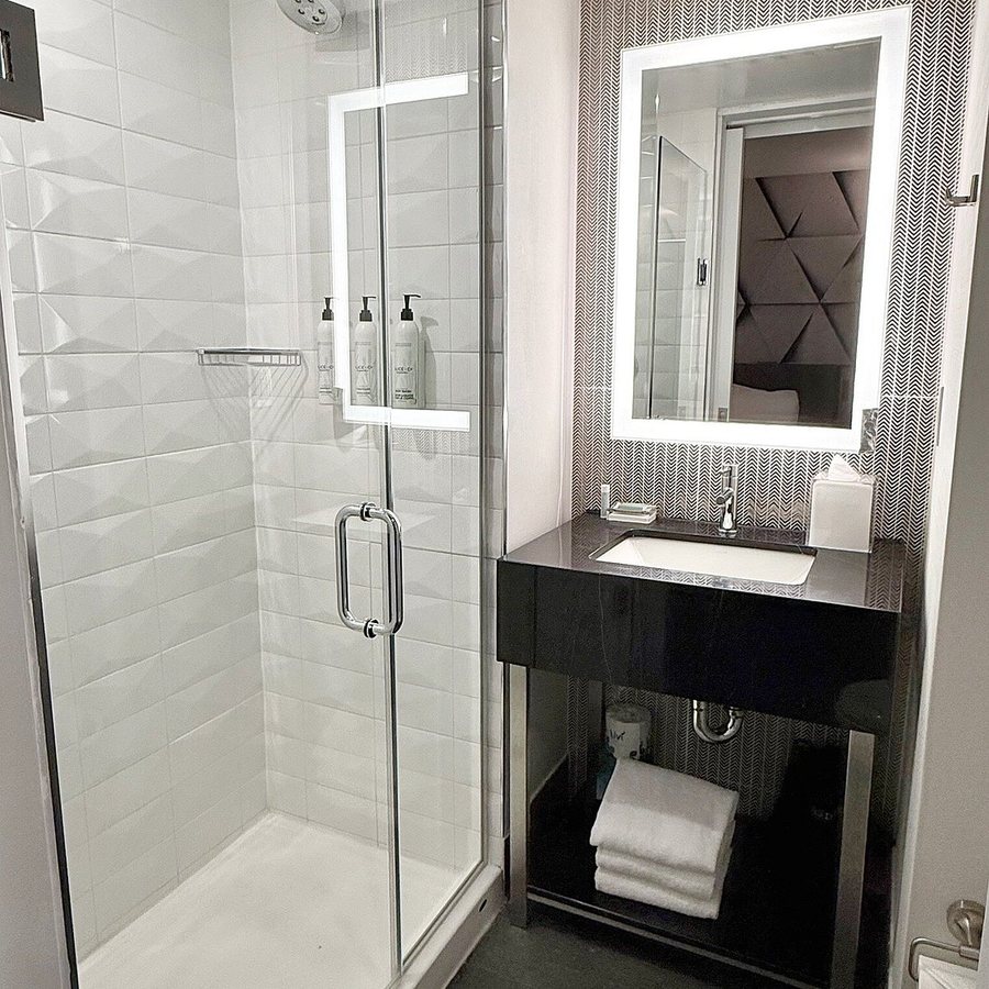 SpringHill Suites New York Midtown Manhattan Park Avenue New York City New York — Bathroom