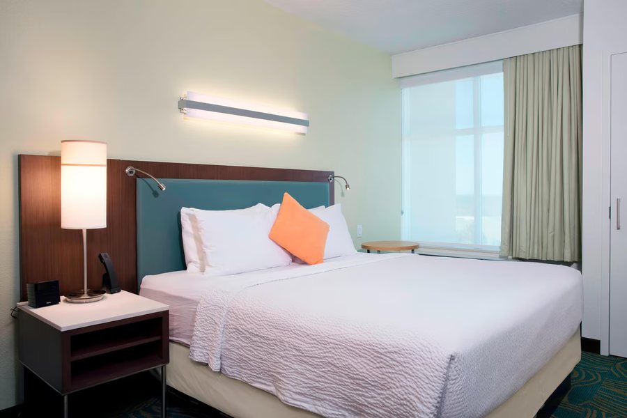SpringHill Suites Orlando at Flamingo Crossings Western Entrance — Guest room