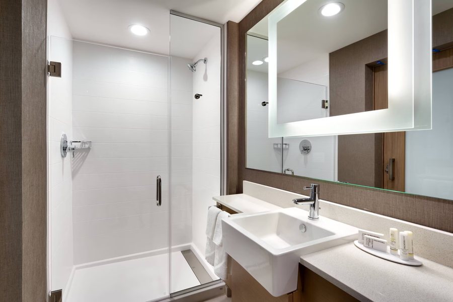 SpringHill Suites Salt Lake City West Valley — Bathroom