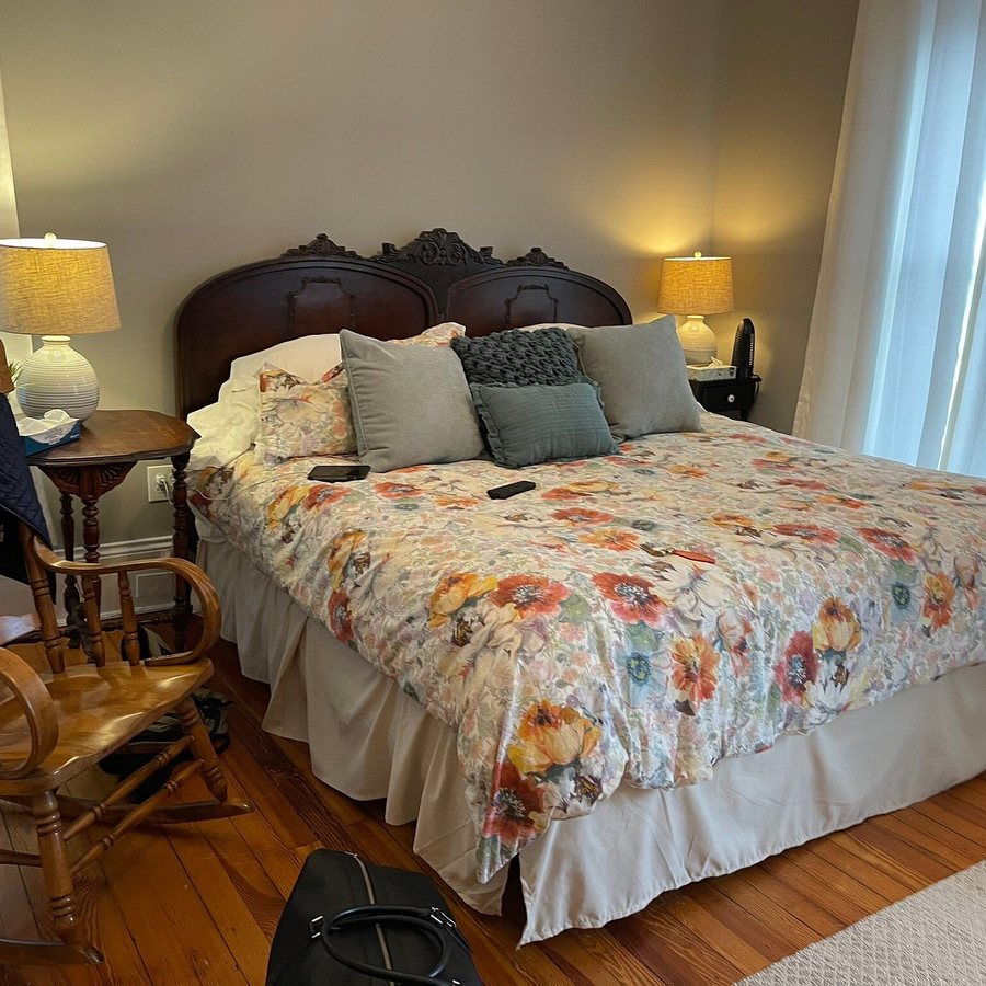 Springside Inn — Guest room