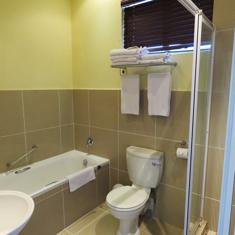 Springvale Farm Cottages — Bathroom