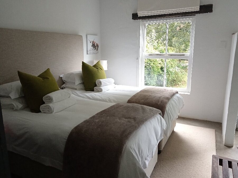 Springvale Farm Cottages — Guest room