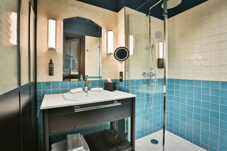 Square Lodge Hotel Accor La Roche sur Yon — Bathroom