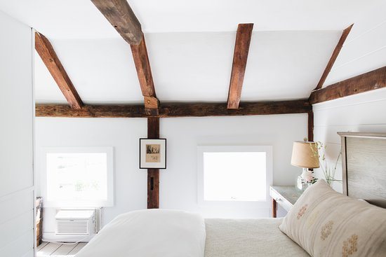Squire Tarbox Inn — Guest room