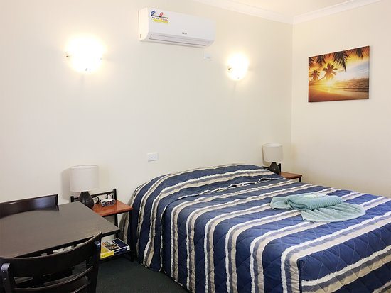 St Arnaud Caravan Park — Guest room
