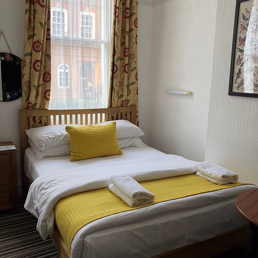 St Athans Hotel — Guest room
