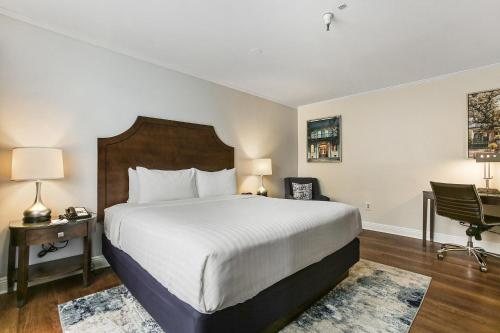 St Charles Inn — Guest room
