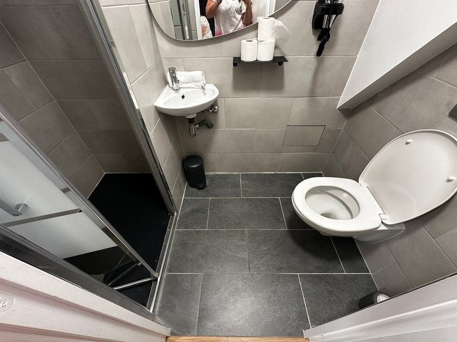 St Christopher s Inn Gare du Nord — Bathroom
