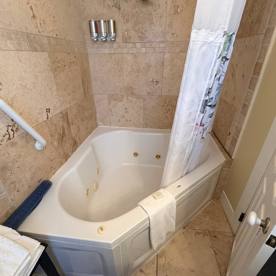 St Francis Inn Bed and Breakfast — Bathroom
