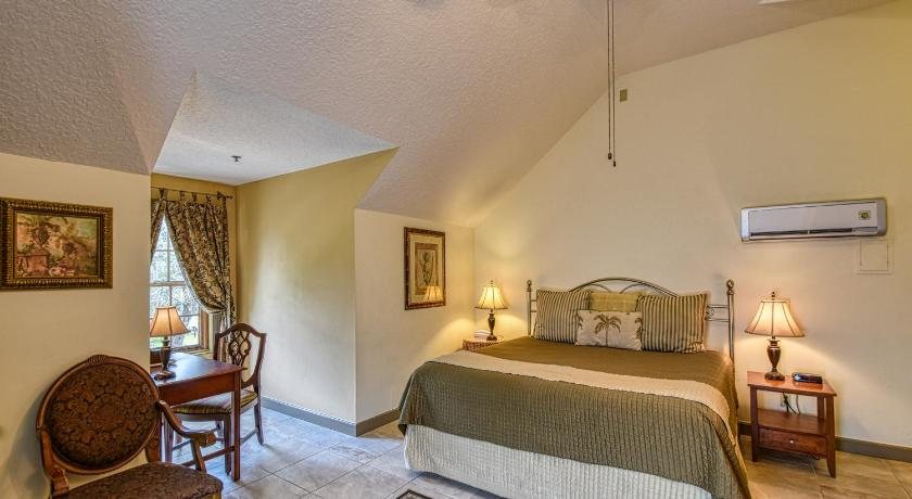 St George Inn — Guest room