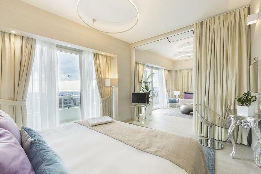 St George Lycabettus Hotel — Guest room