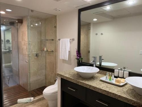 St Isidro Corporate Housing — Bathroom