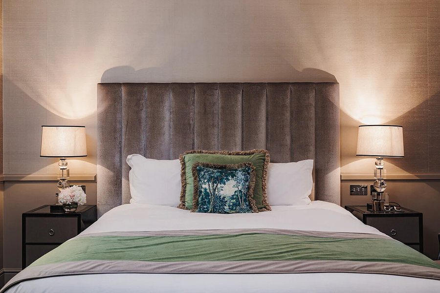 St James s Hotel and Club Mayfair — Guest room