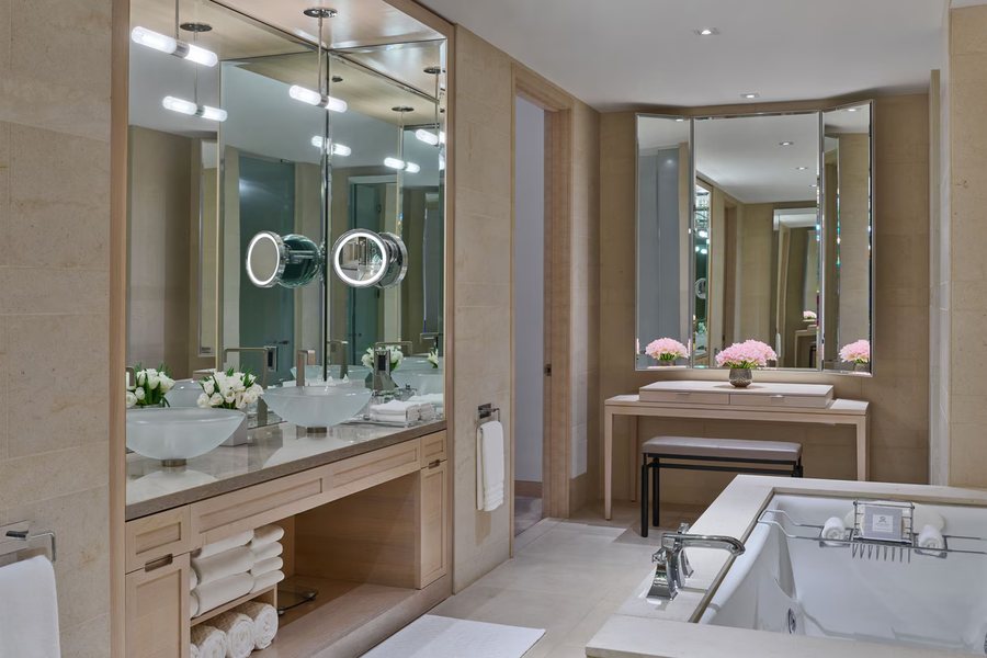 St Moritz — Bathroom