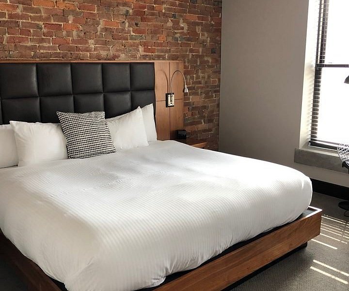 St Paul Hotel — Guest room
