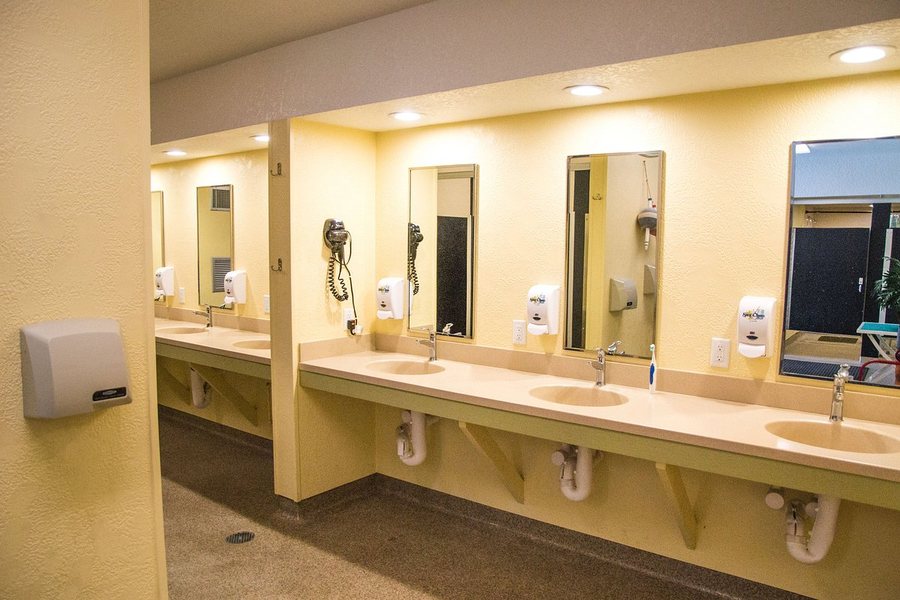 St Petersburg Madeira Beach KOA — Bathroom