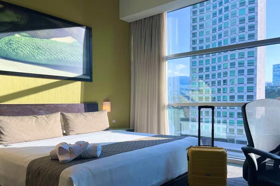 Stadia Suites Mexico City Santa Fe — Guest room