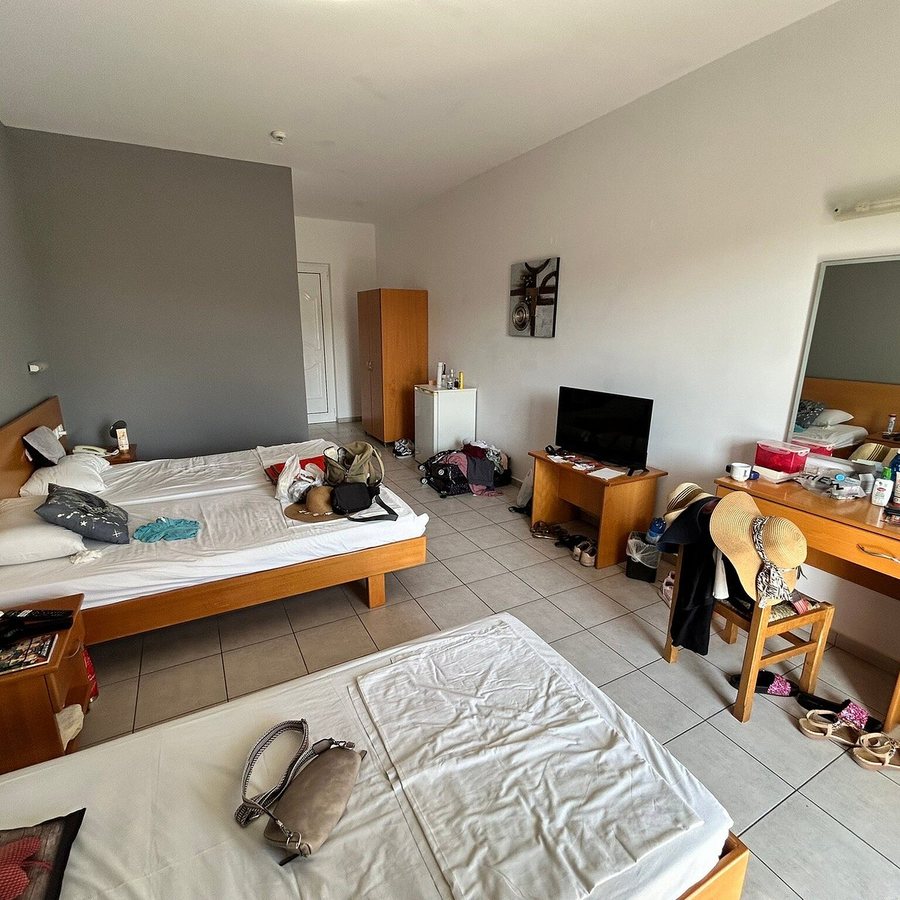 Stafilia Beach Hotel — Guest room