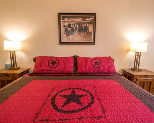 Stagecoach Suites — Guest room
