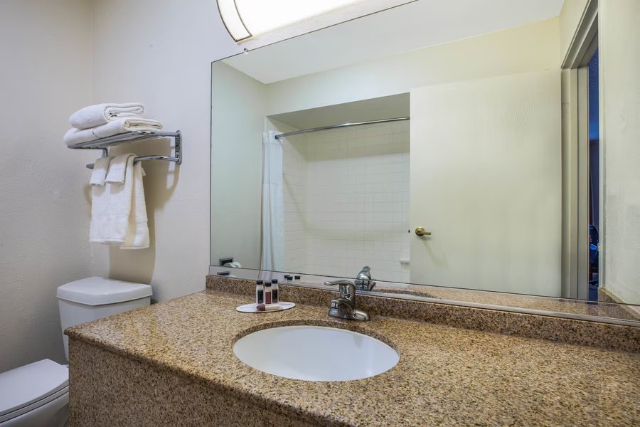 Stallion Springs Resort — Bathroom