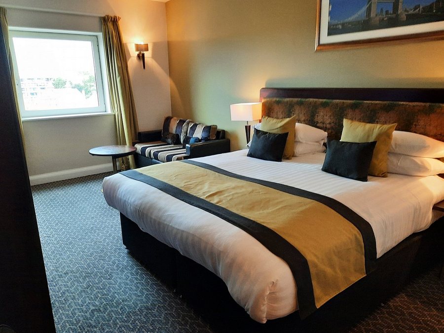 Stamford Bridge Hotel London — Guest room