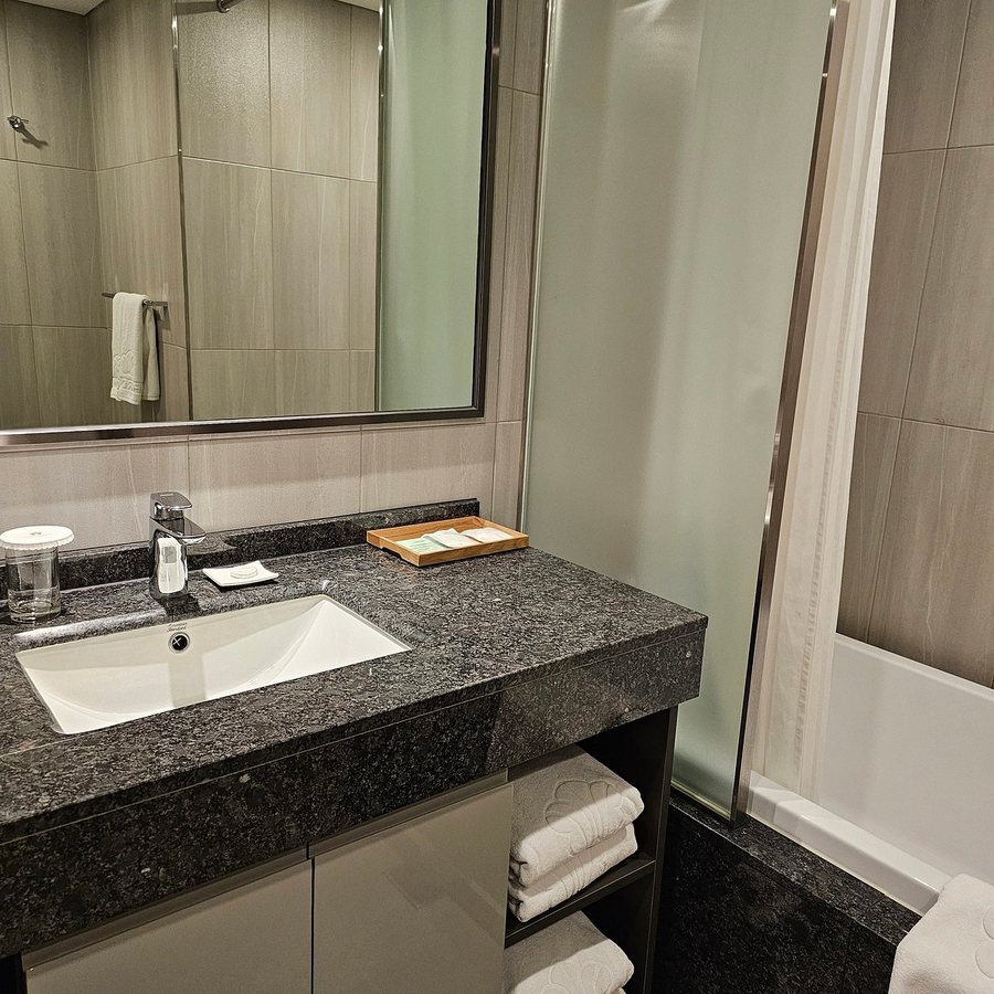 Stanford Hotel Hong Kong — Bathroom