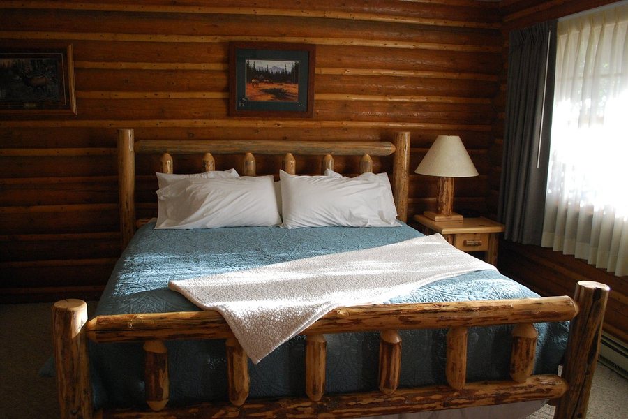 Stanley High Country Inn — Guest room