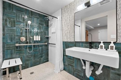 Star Motel — Bathroom