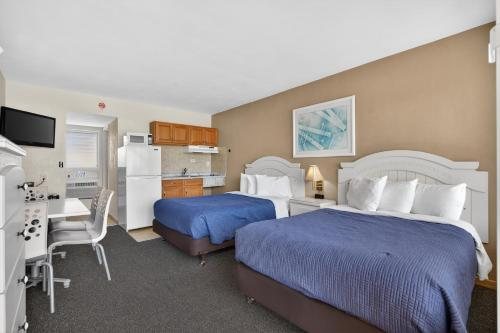 Starfire Motel — Guest room