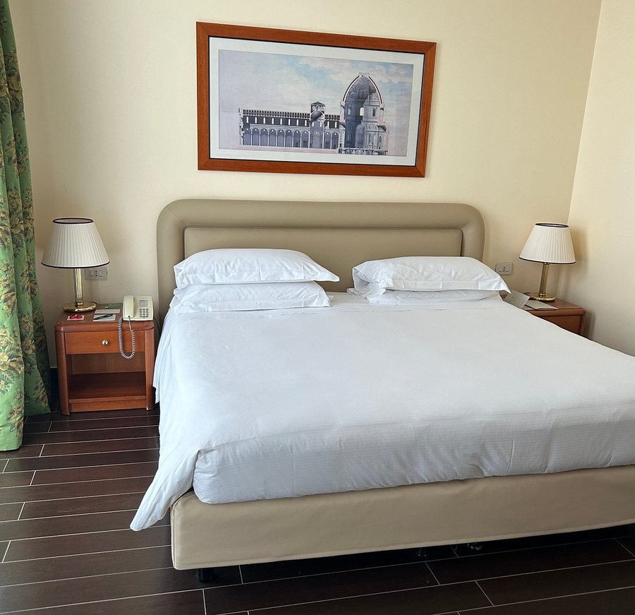 Starhotels Business Palace — Guest room