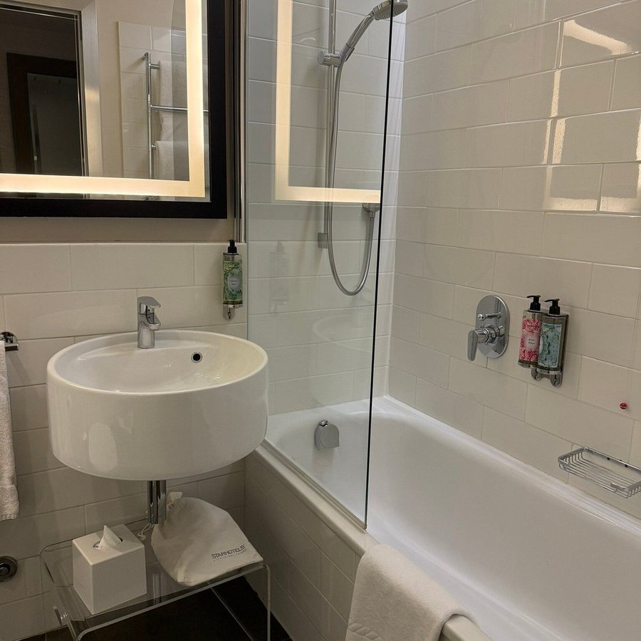Starhotels Michelangelo — Bathroom