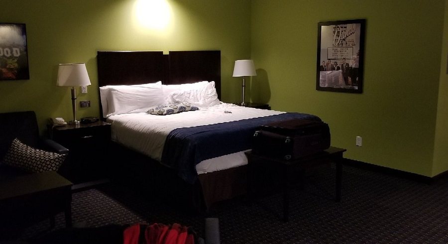 Starlight Inn — Guest room