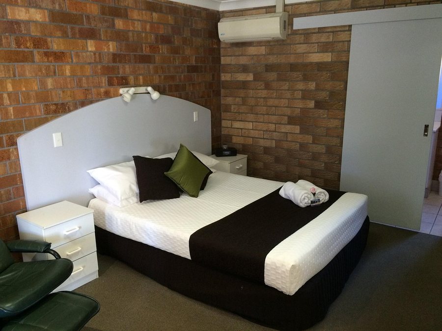 Starline Motor Inn — Guest room
