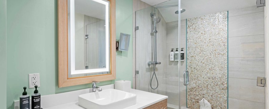 Starz Hotel — Bathroom