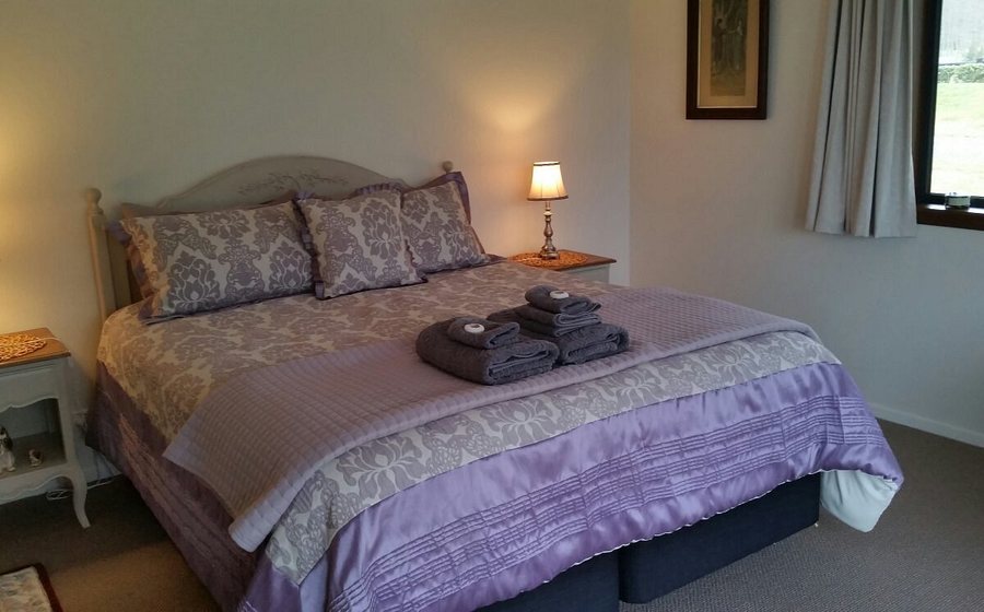 Staveley Heights Bed Breakfast — Guest room