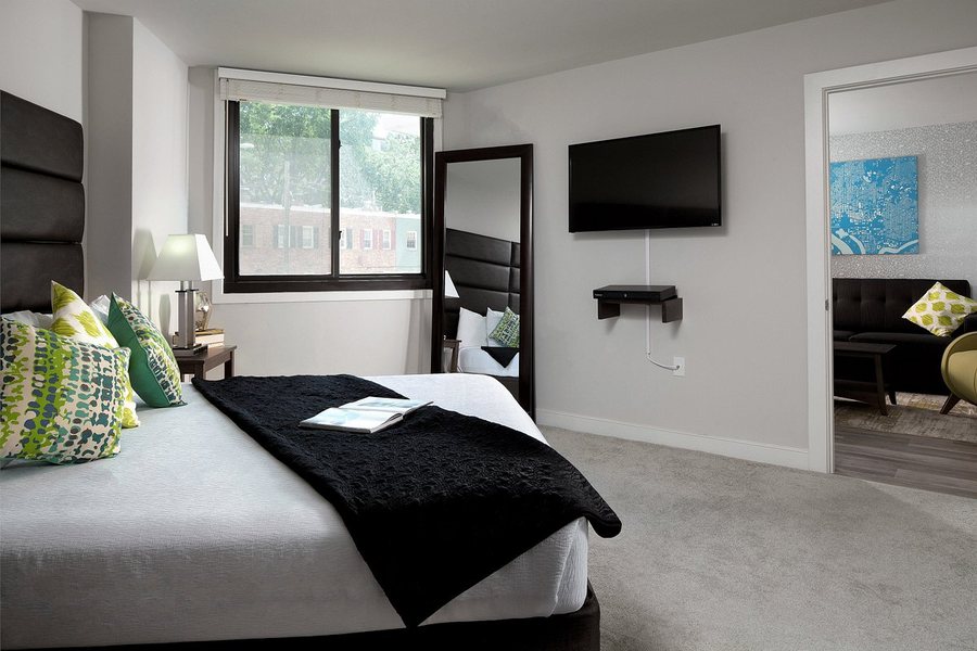 Stay Alfred at Varsity on K — Guest room